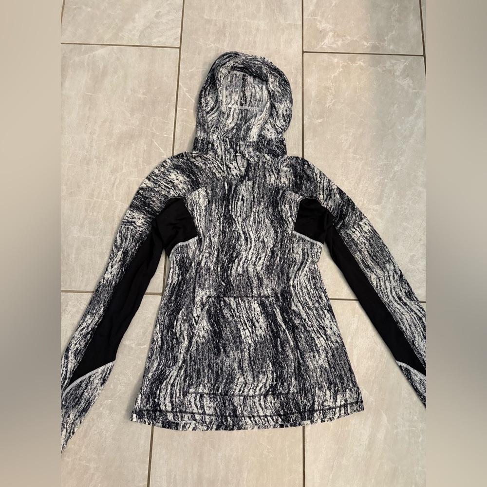 Lululemon Runbeam Black and White Hoodie